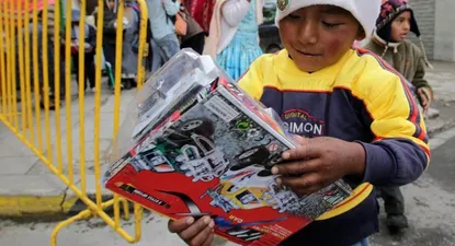 Los Reyes la pelean ante el auge de Papá Noel
