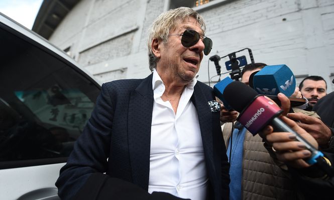 Francisco Paco Casal se reúne con la AUF en el Estadio Centenario por los derechos de televisación del fútbol uruguayo el 4 de junio de 2025