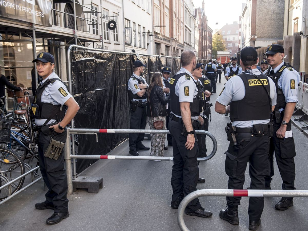 Operativo en las inmediaciones de la Embajada de Dinamarca en Israel.