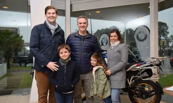 Martin e Iñaki Oyarzun, Vicente y Mercedes Verderosa y Carolina Aguilera