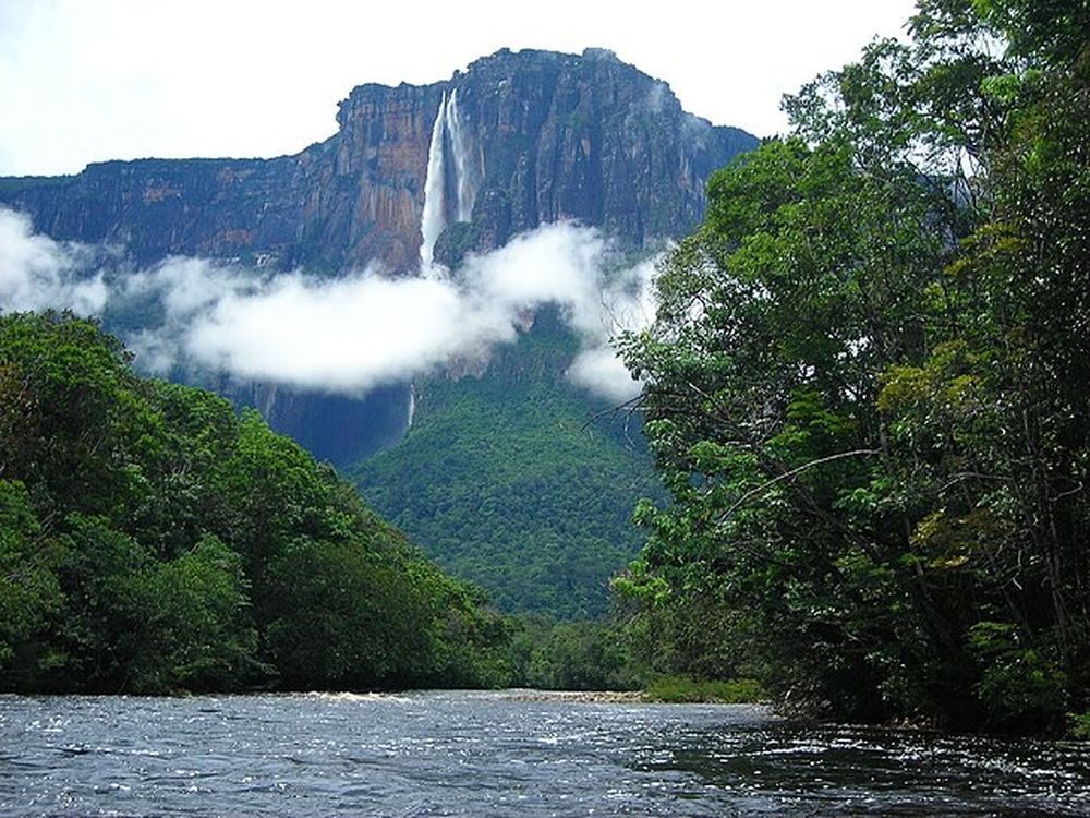 Paisajes-de-venezuela-salto-angel wikimedia commons tina lopez.jpg