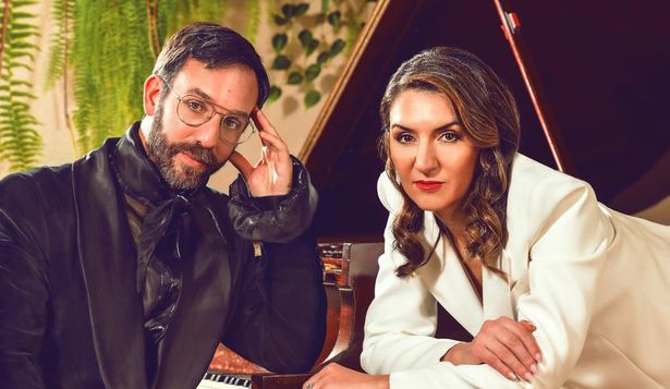 La soprano Jaquelina Livieri y el pianista Matías Chapiro.