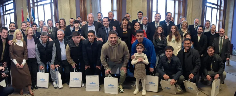 Homenaje a los sub 20 en el Parlamento