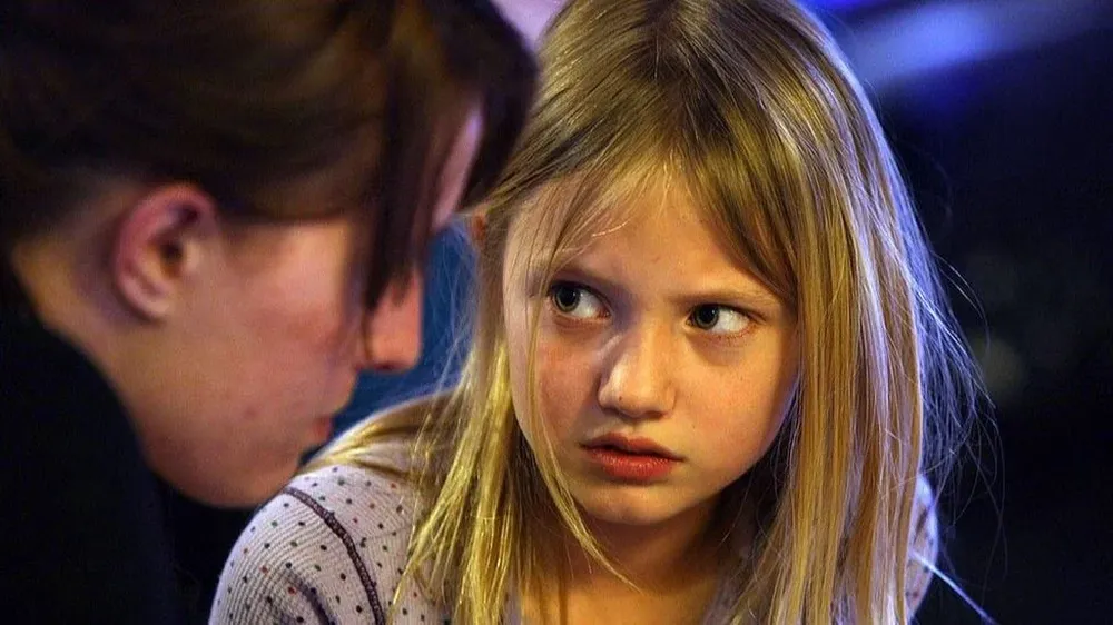 Ocho millones de estadounidenses, como la familia que aparece en la foto, perdieron sus casas durante la Gran Crisis financiera, según el autor del libro