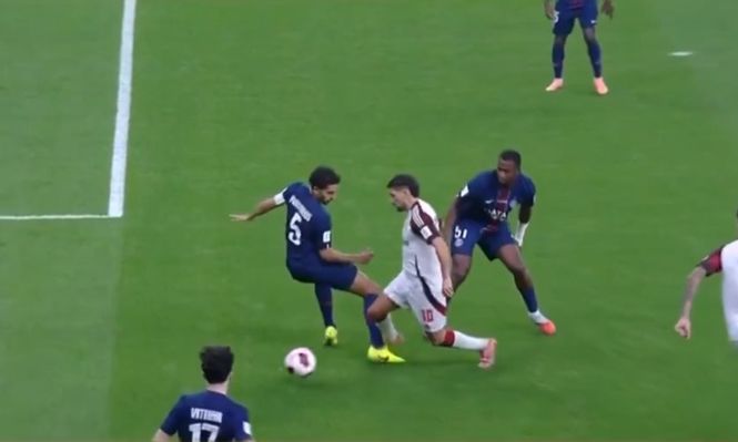 El penal de Marquinhos a Giorgian De Arrascaeta