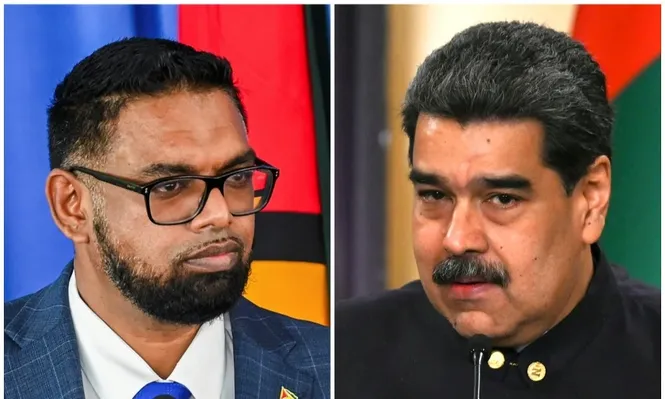 Irfaan Ali y Nicolás Maduro, presidentes de Guyana y Venezuela que este jueves tienen una reunión en Kingston, capital de San Vicente y Las Granadinas.
