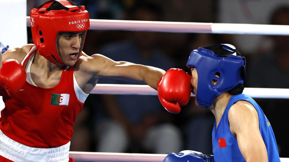 Khelif venció a Yang Liu de China por decisión unánime de los cinco jueces.