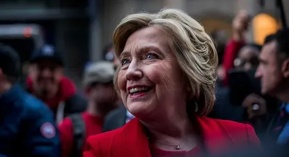 El equipo de Mueller considera que los rusos robaron miles de correos del equipo de campaña de Clinton.