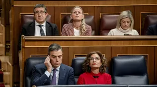 El presidente del Gobierno, Pedro Sánchez, y la vicepresidenta segunda y ministra de Hacienda, María Jesús Montero, durante la sesión plenaria en el Congreso de los Diputados, a 21 de febrero de 2024,