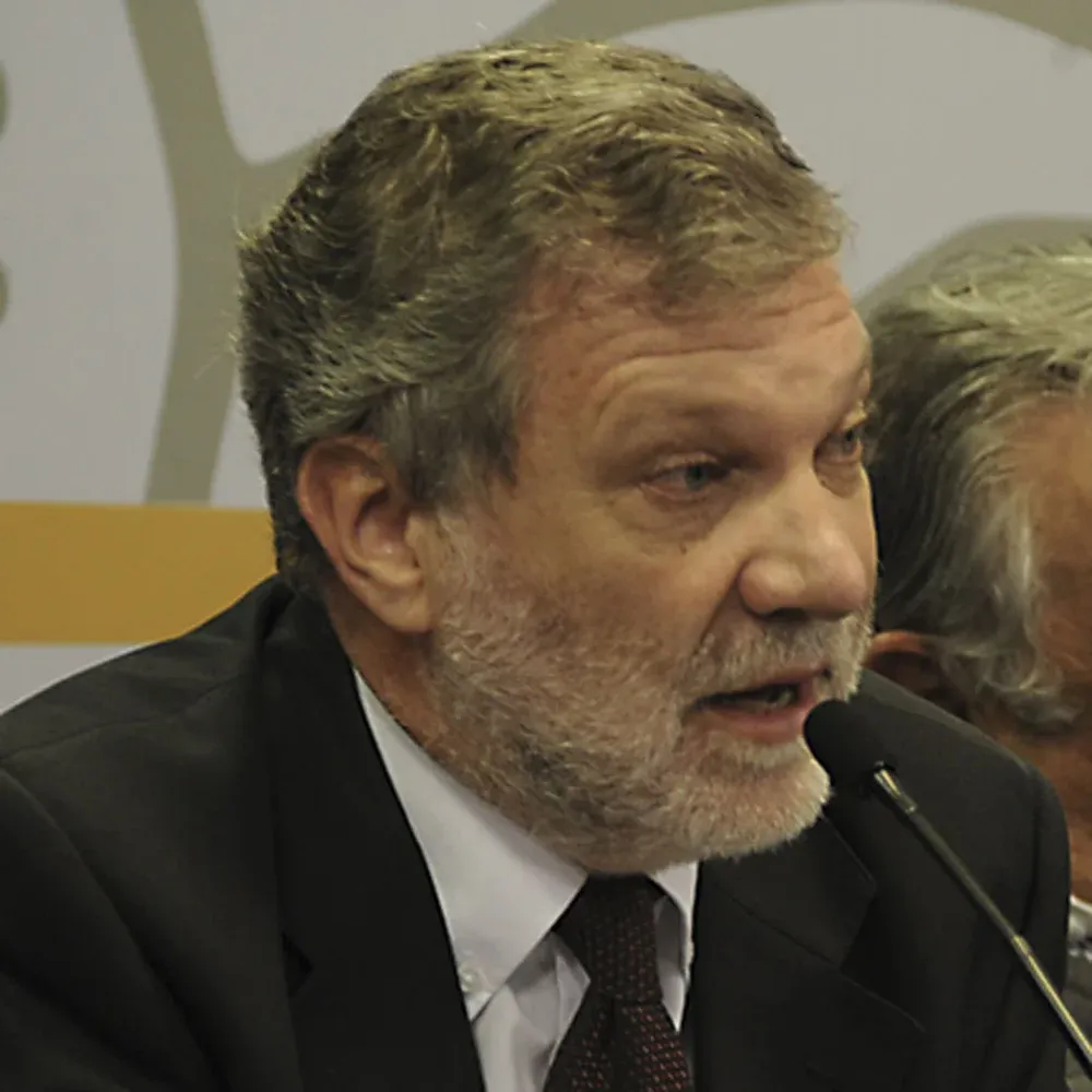 Ministero de Industria anunció ganador del llamado