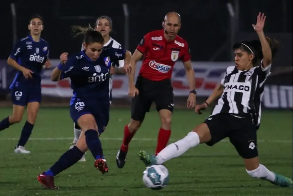 Nacional venció a Wanderers en la primera fecha