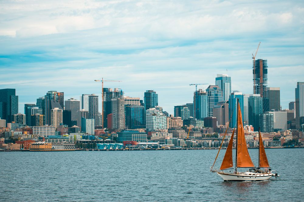 Explora las oportunidades únicas que ofrecen ciudades alrededor del mundo que literalmente te pagan por mudarte y comenzar una nueva vida.