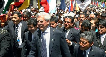 la aspera y violenta relacion de vargas llosa con peru, donde paso sus ultimos e intensos meses de vida
