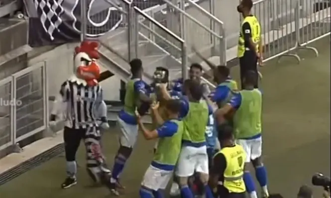 El Galo Doido, mascota de Atlético Mineiro, que fue suspendida