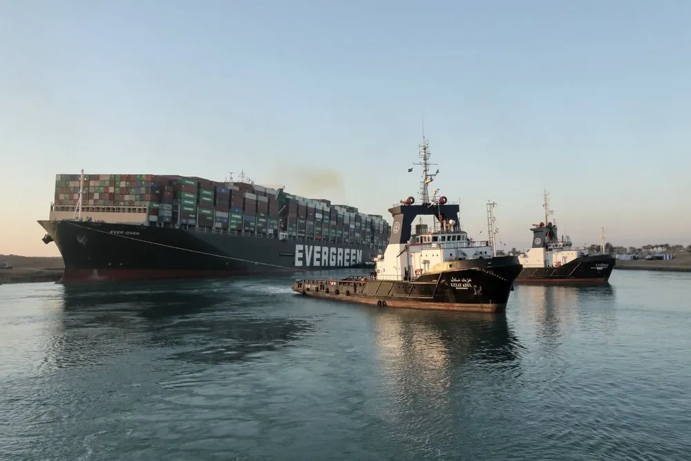 El buque estuvo atascado en el Canal de Suez desde el martes