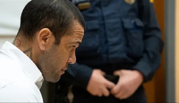 Dani Alves continúa recibiendo malas noticias