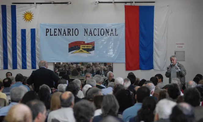 El Plenario del FA sancionó al Partido Comunista por actitud de Lorier