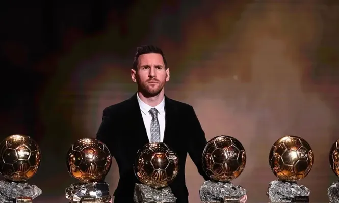 Lionel Messi va por el octavo balón de oro