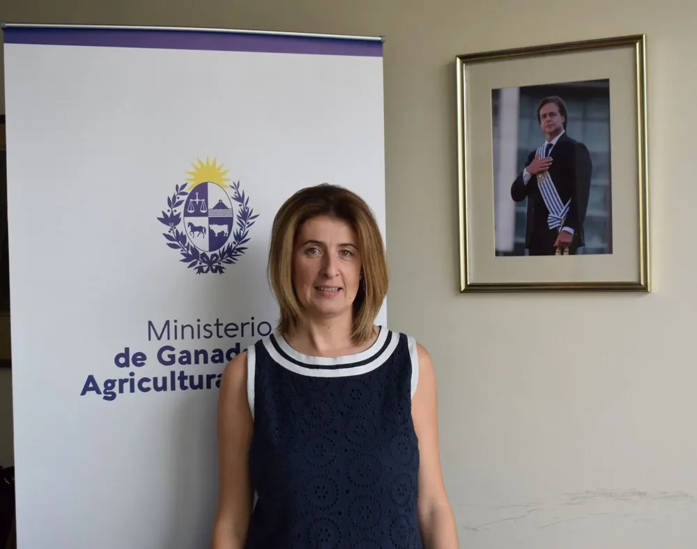 Fernanda Maldonado en su oficina en el Ministerio de Ganadería, Agricultura y Pesca