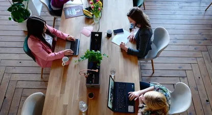 Molinari comentó que, a su entender, lo mejor es dejar la definición de la presencialidad a consideración de los empleados y que no exista una determinación vertical por parte de los mandos altos