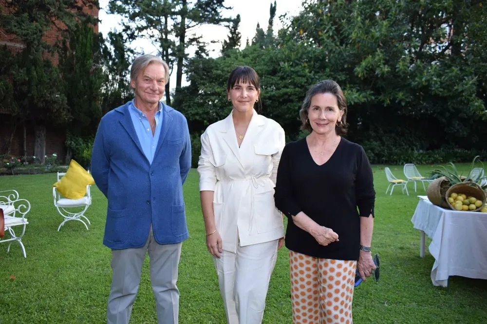 José Javier Gómez-Llera, Sofía Cabrera y Covadonga Prego de Oliver y Tolivar