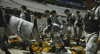 La AUF propondrá a clubes cambiar el reglamento para prohibir cantos violentos