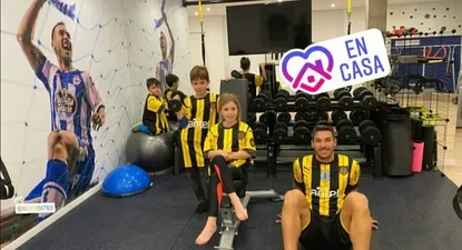 Xisco se entrena en su tierra rodeado de sus seres queridos