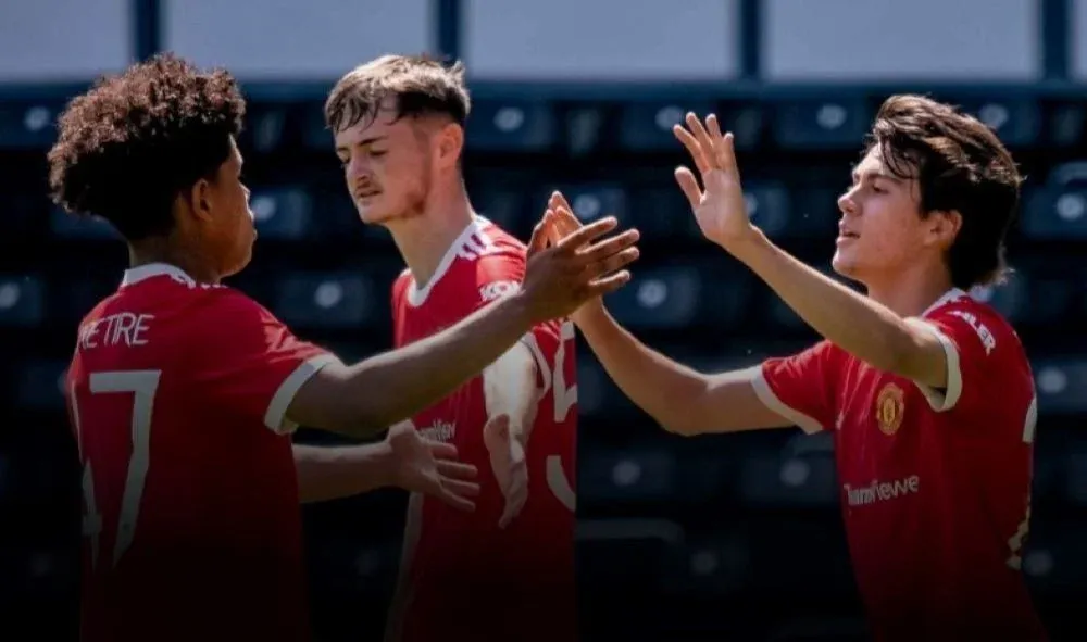 Facundo Pellistri celebra su gol convertido el domingo para Manchester United