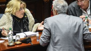 Graciela Bianchi, Robert Silva y Sergio Botana, tres de los senadores que negocian por Caja de Profesionales