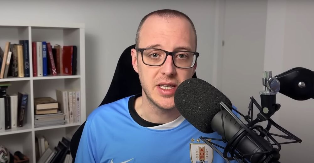 La locura de Bielsa, el canal de un español que habla sobre fútbol uruguayo