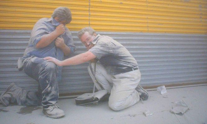 En medio de los atentados y los días posteriores fue inevitable aspirar el humo que dejó el derrumbe de las Torres Gemelas.