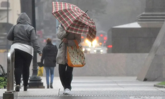 Inumet advierte por persistencia de lluvias y emite alerta amarilla por vientos fuertes
