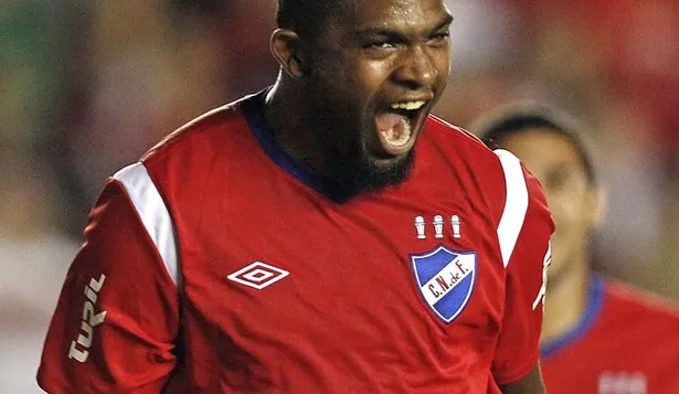 Morro García celebrando un gol con Nacional