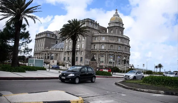 La reconfiguración de Carrasco: el ida y vuelta de los residentes con Ciudad de la Costa y su consolidación como epicentro corporativo y comercial