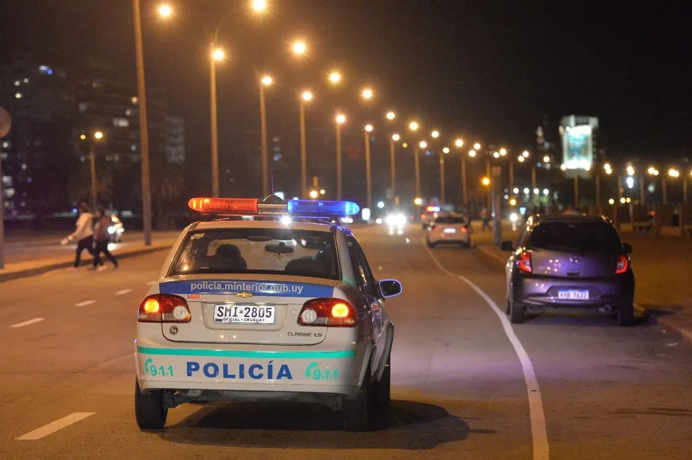 Policías que patrullaban en la zona escucharon los disparos sobre las 23:30 y fueron hacia allí
