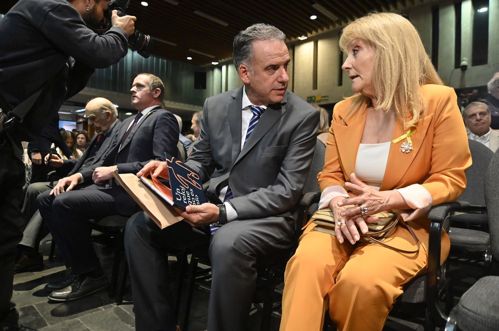 Yamandú Orsi y Carolina Cosse. Archivo