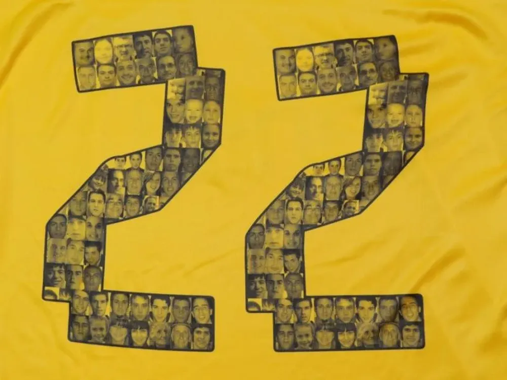 La camiseta de Peñarol con fotos de los socios