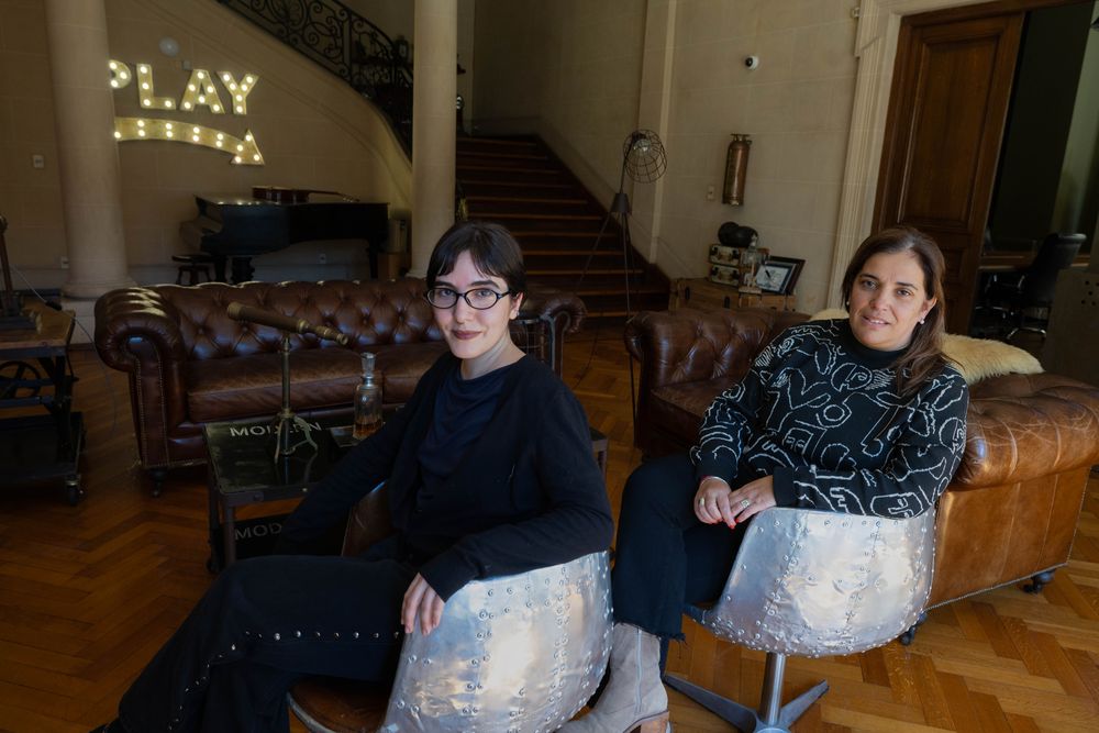 Clara Fernandez, cowork manager y project leader de Cowork Prado/Andrea Ganzberg, office manager de Cowork Prado y de Código del Sur