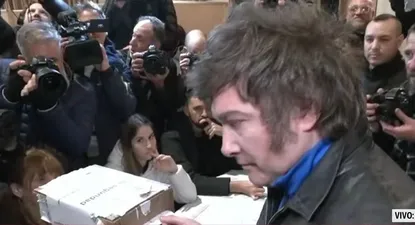 Milei votó sobre las 13.45 de este domingo.