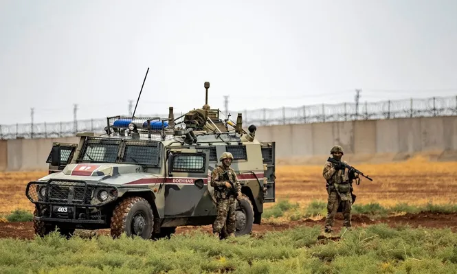 Detuvieron a soldado ruso acusado de matar a militares con un hacha y un arma en una base