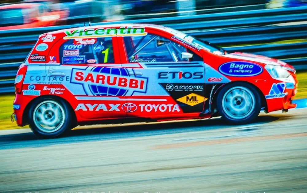 Fernando Etchegorry, líder del Superturismo