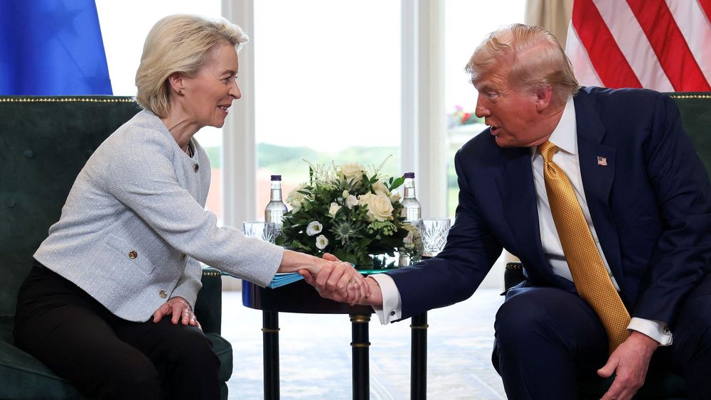 La presidenta de la Comisión Europea, Ursula von der Leyen, y el presidente de EE.UU., Donald Trump, sellaron el acuerdo.