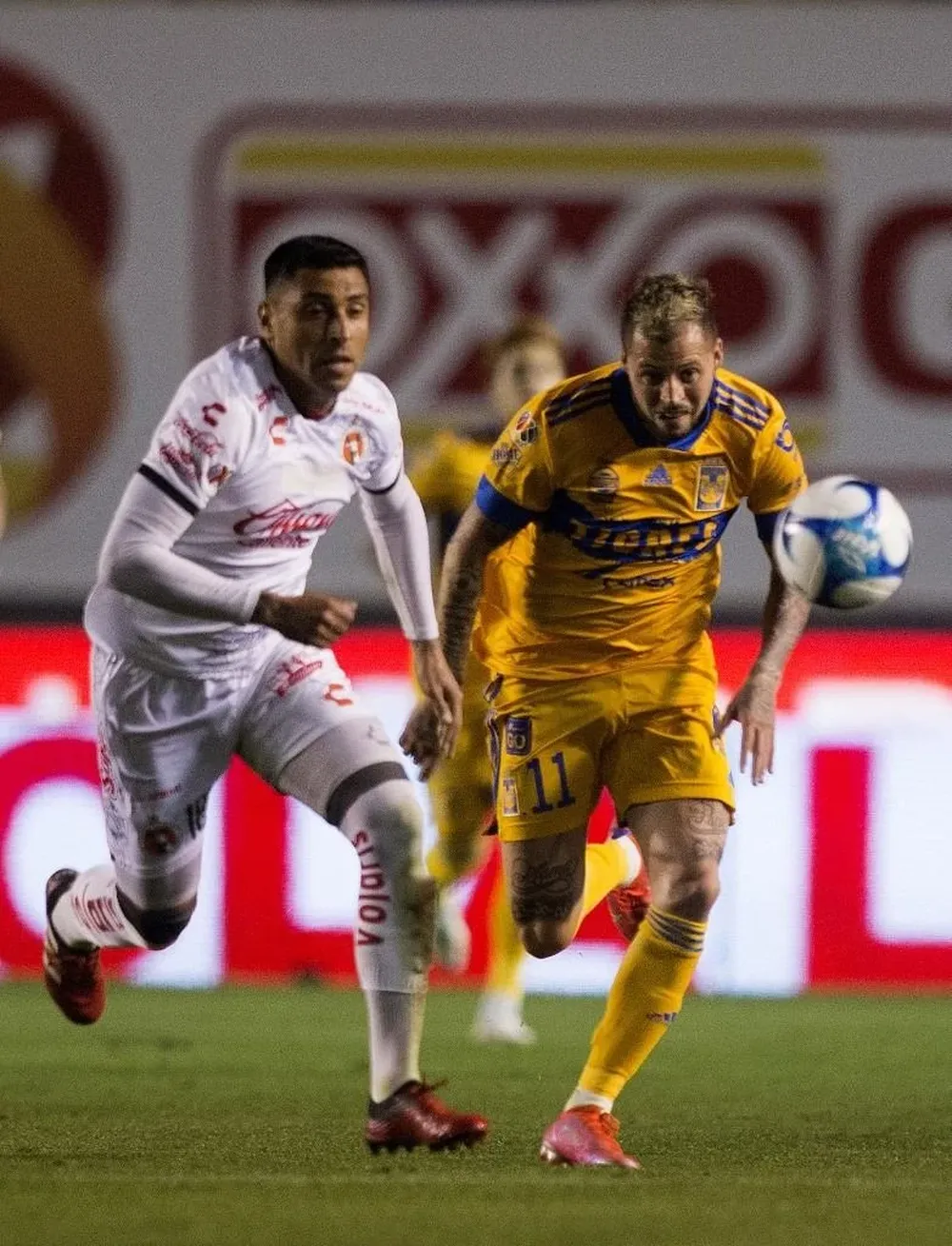 Nico López marcó un doblete