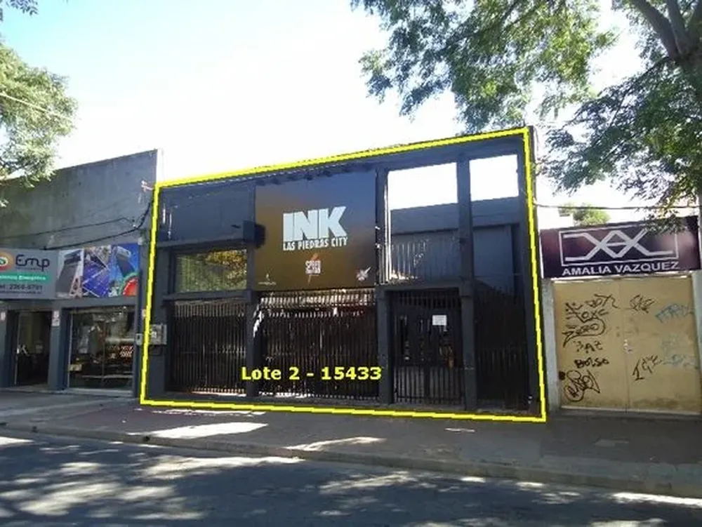 Frente de uno de los lotes que se rematarán en Las Piedras