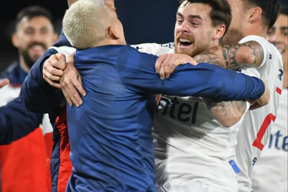 Trezza celebra el 2-1