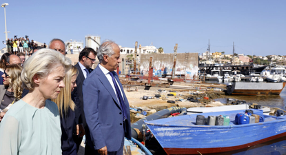 Úrsula von der Leyen y Giorgia Meloni en la isla de Lampedusa