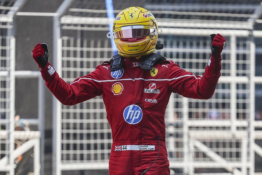 Primer triunfo de Lewis Hamilton.