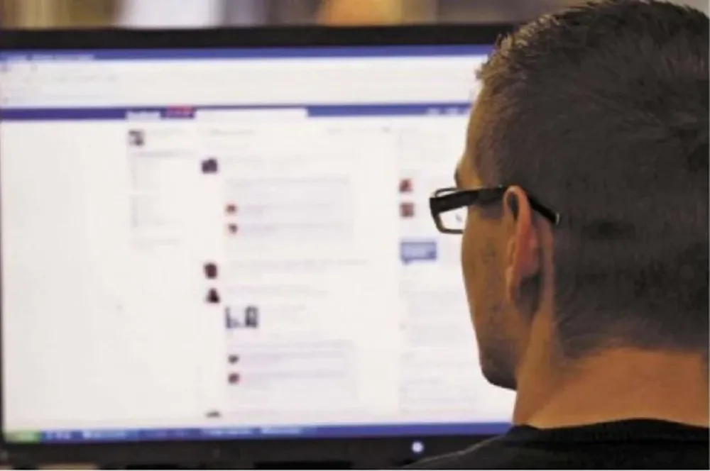 En sectores como márketing o nuevas tecnologías es más habitual el uso profesional de la red