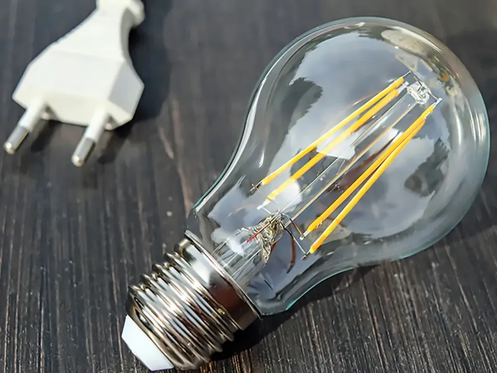 La electricidad baja un 26,5% en la primera quincena de febrero.