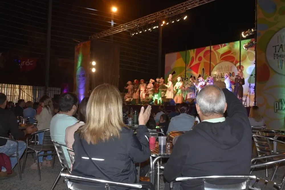 El de la Plaza 1° de Mayo será uno de los tablados que funcionará esta noche.